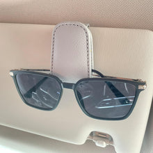 Load image into Gallery viewer, Sunglass.Clip.Gray.1